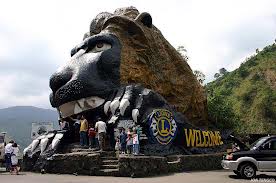 The famous Lion Sculpture that welcomes visitors to Baguio