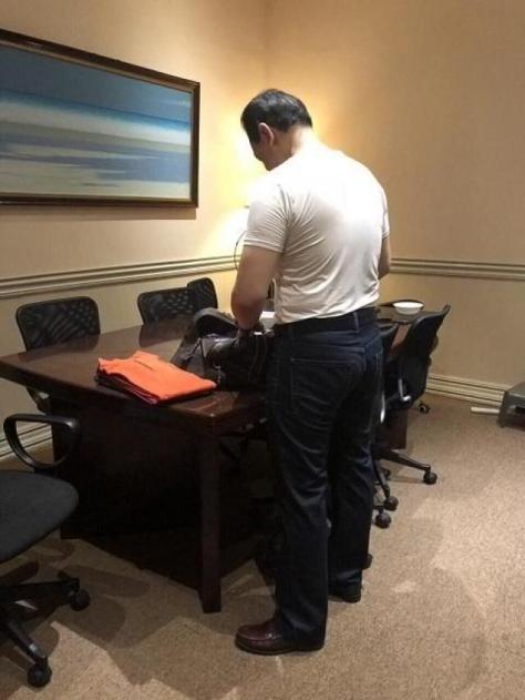 EBA65BEB-536B-4D10-819E-374CE64094BF